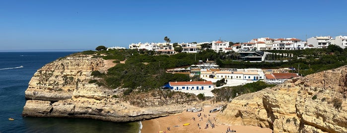 Praia de Benagil is one of Algarve Urlaub.