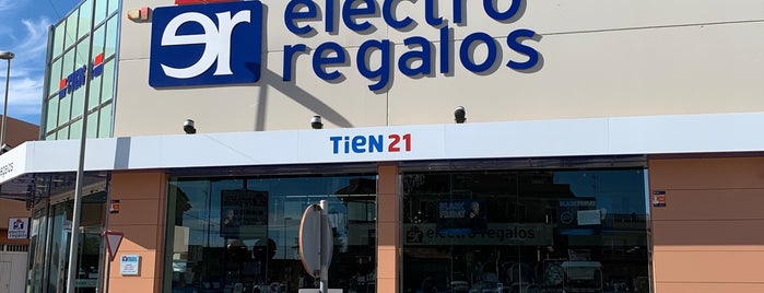 Tiene21 Electro Y Regalos is one of lugares que frecuento.