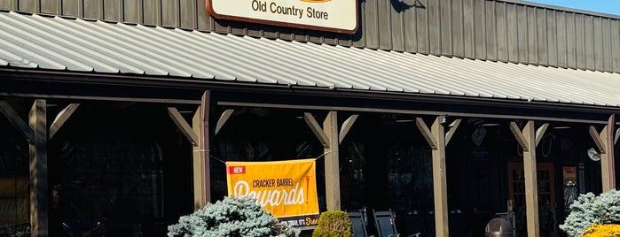 Cracker Barrel Old Country Store is one of Eats.