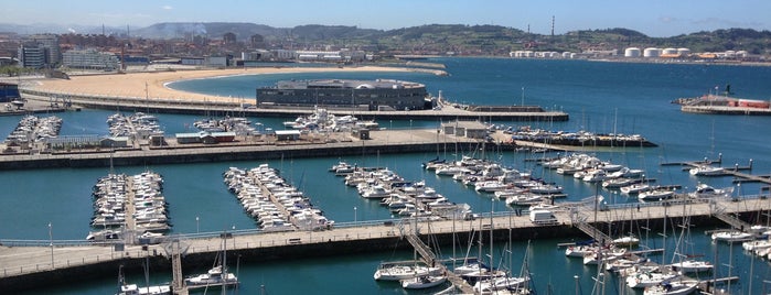 Puerto de Gijón is one of Principado de Asturias.