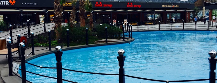 Viaport Marina Outlet is one of İstanbul Yeni.
