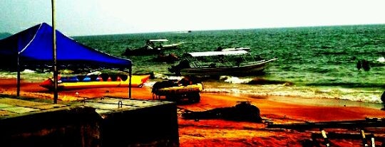 Banana Boat Pantai Batu Empat is one of Tempat yang Disimpan ꌅꁲꉣꂑꌚꁴꁲ꒒.