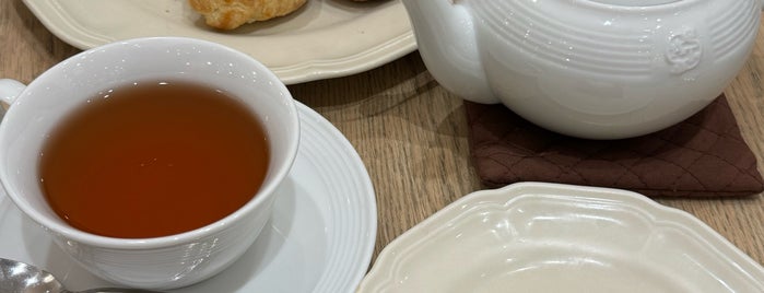 Afternoon Tea TEAROOM is one of 近所のお店.