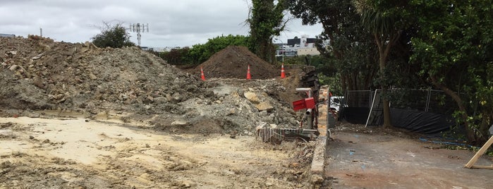 The Kings Arms Tavern is one of Auckland.