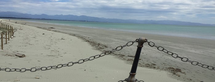 Tahunanui Beach is one of Kiteboarding.