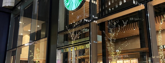 Starbucks is one of BRCさんのお気に入りスポット.