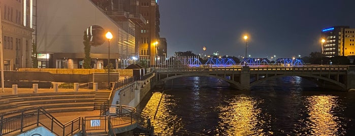 Grand River Walkway is one of Grand Rapids.