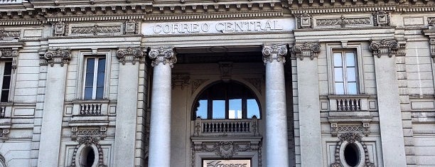 Correo Central Santiago is one of Locais curtidos por Heitor.