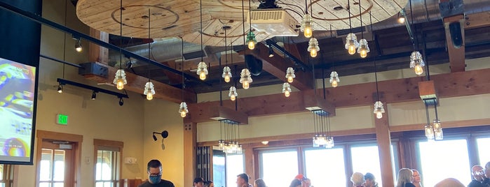 Farm House at Breckenridge Brewery is one of Ⓔⓡⓘⓒさんのお気に入りスポット.
