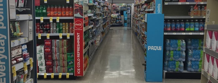 Walgreens is one of Paolaさんのお気に入りスポット.