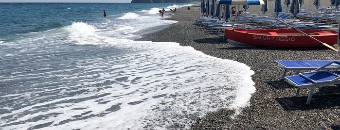 Mamma mia beach is one of Girovagando....