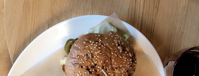 JILL's BURGER is one of Anaさんのお気に入りスポット.