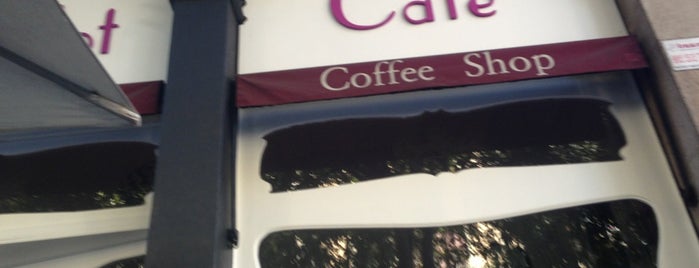 Charlot Café is one of Locais curtidos por Leonardo.