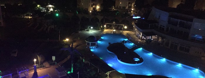 Caesar Resort Cyprus is one of Tempat yang Disukai Derya.
