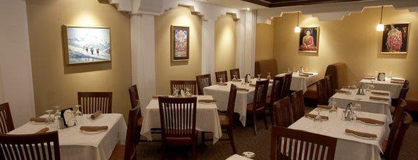 Chicago Curry House Indian Restaurant is one of Andre'nin Beğendiği Mekanlar.