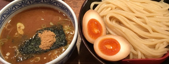 三田製麺所 is one of fujiさんのお気に入りスポット.