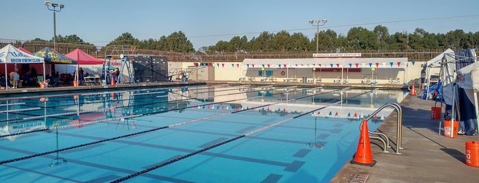 Oxnard High School is one of Lieux qui ont plu à The.