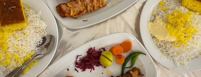 Rezaee Restaurant | رستوران رضائی is one of AliHashemi 2.