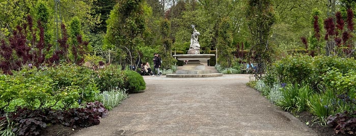 Rose Garden is one of Fav London.