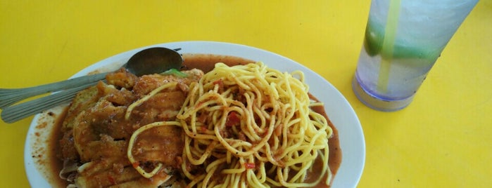 Kedai Makan Nasi Ayam Buyong is one of @Dungun, Terengganu.