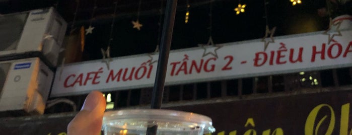 Cafe Muối is one of Yuwi’s Liked Places.