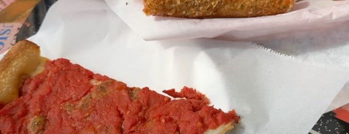 Lefty's Chicago Pizzeria is one of Comida San Diego.