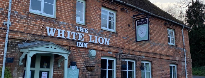 The White Lion Inn is one of Lugares favoritos de Carl.