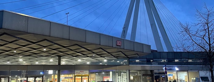 Ludwigshafen (Rhein) Hauptbahnhof is one of Bahn.