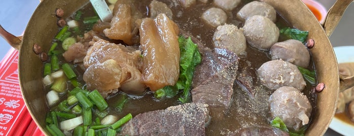 เตียวเม้งหงส์ is one of Beef Noodles.bkk.