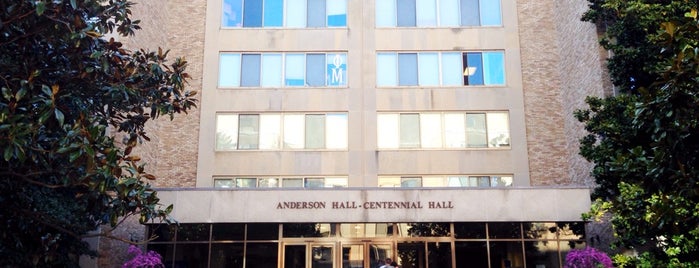 AU – Anderson Hall is one of Lugares favoritos de Brandi.