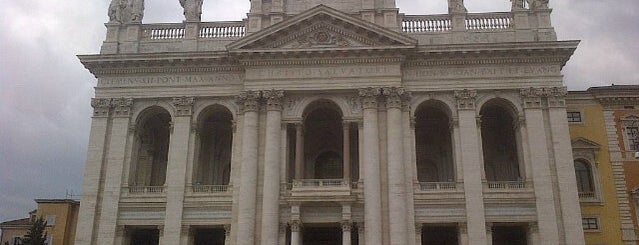 Piazza San Giovanni in Laterano is one of Tempat yang Disimpan Ali.