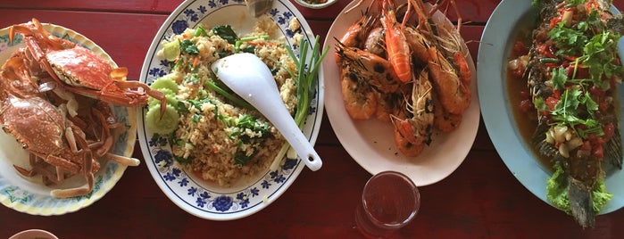 Prayoon O.K. Seafood (ประยูร O.K. ซีฟู้ด) is one of Miniさんのお気に入りスポット.