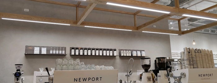 Newport Coffee House is one of Tempat yang Disukai Erik.