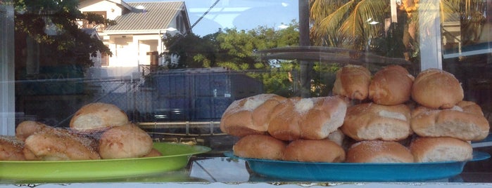 Annie's Pastries is one of Nolfo Belize Foodie Spots.