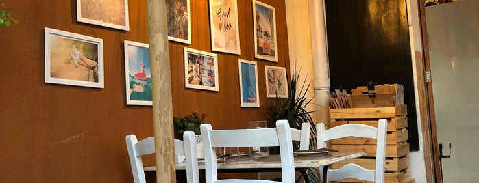 Cafe La Magrana is one of Mallorca.