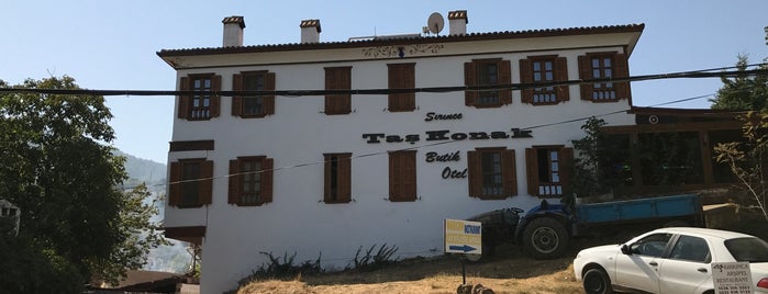 Taş Konak Butik Hotel is one of Tempat yang Disukai Esra.