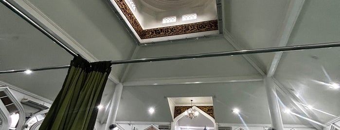 Masjid Al Rahimin is one of Masjid & Surau.