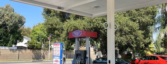 Newhall Fuel is one of Christopher’s Liked Places.