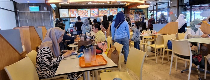 A&W is one of Restaurant.