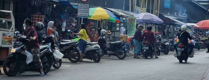 Pasar Pucang Anom is one of Guide to Surabaya's best spots.