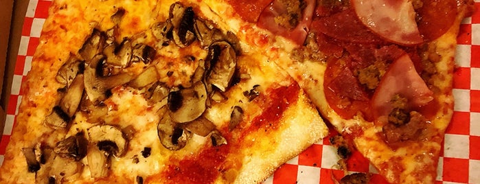 D'Amore's Famous Pizza is one of Late Night Eats.