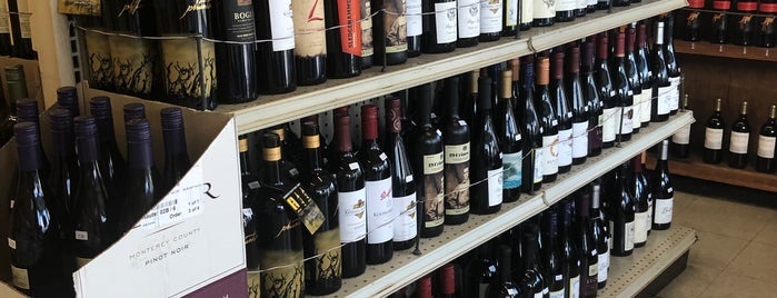 St. Regis Wine & Liquor is one of LA Snap 📸.