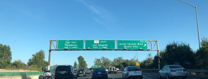 US-101 at Exit 14 is one of Los Angeles area highways and crossings.