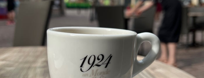 1924 Un Monde De Cafés is one of Europe specialty coffee shops & roasteries.