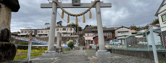 八幡神社 is one of B’zゆかりの地.