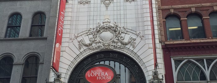 Boston Opera House is one of BOSTON VIDA NOTURNA.