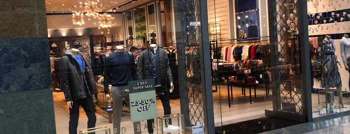 Ted Baker is one of Walidさんのお気に入りスポット.