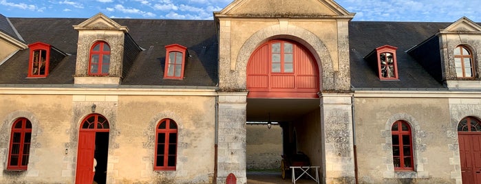 Château de Panloy is one of สถานที่ที่บันทึกไว้ของ Architekt Robert Viktor Scholz.