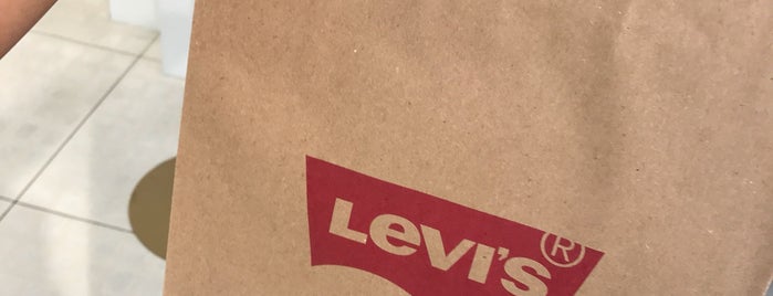 Levi's Store is one of Italia 2013.