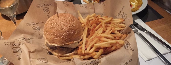 The Burger Joint is one of Locais curtidos por Dimitris.